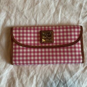 Dooney & Bourke wallet